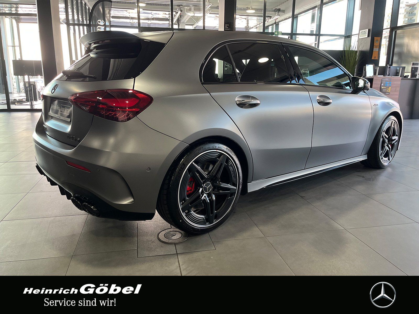 Fahrzeugabbildung Mercedes-Benz A 45 S 4M PANO+HUD+BURMESTER+NIGHT+360°+VMAX-270