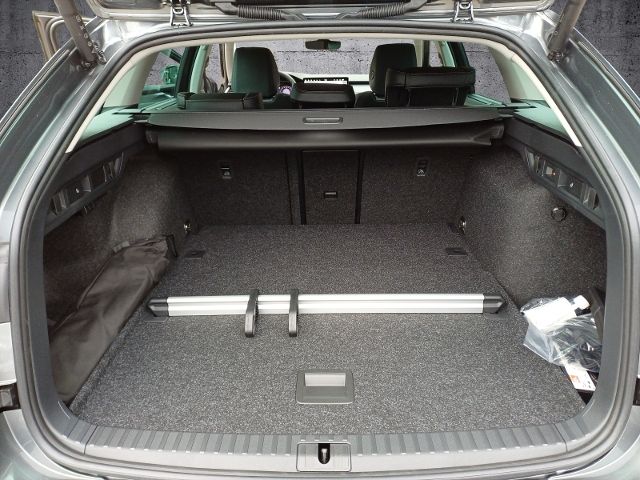 Octavia Combi 2.0 TDI Selection DSG/ACC/AHK/LED/