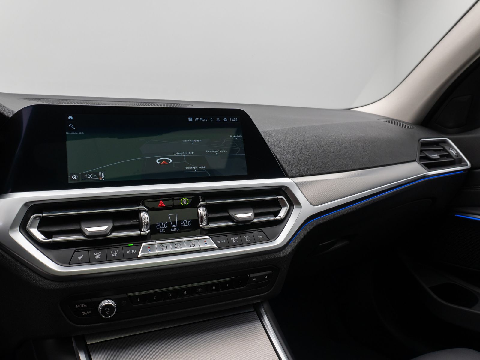 Fahrzeugabbildung BMW 320d  xD Sport Line Panorama Kamera HiFi Komfort