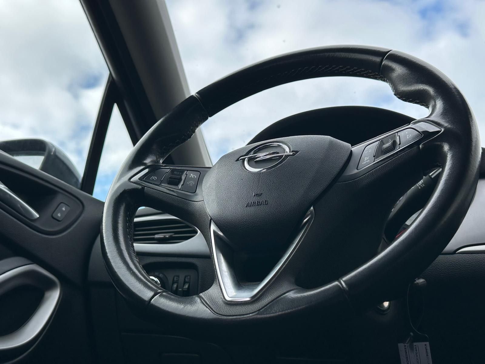 Fahrzeugabbildung Opel Astra Business 1.5 CDTI LED+PDC+NAVI+TEMPO+MFL+