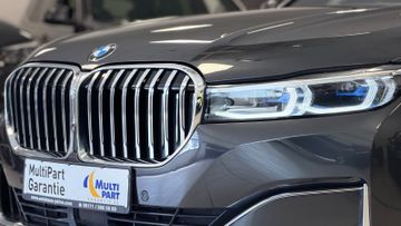 BMW 750 - 7