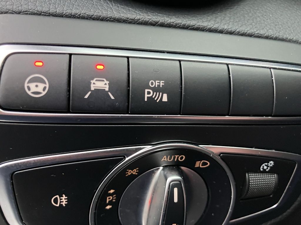 Fahrzeugabbildung Mercedes-Benz C 220 d AVANTGARDE*DISTR*MULTIB*NAV*SITZH*KAMERA