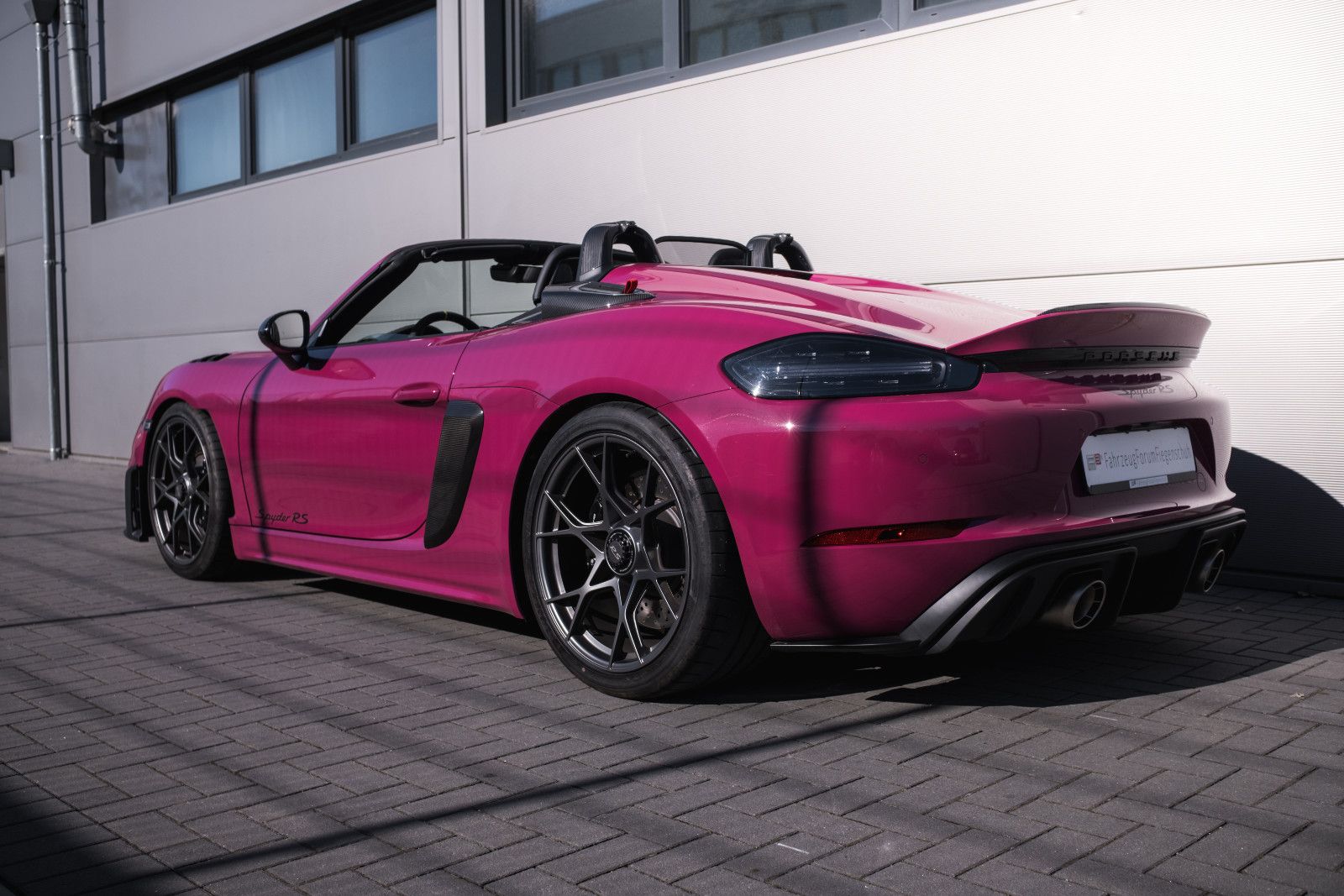 Fahrzeugabbildung Porsche 718 Spyder RS-Weissach-Lift-BOSE-Kam.-90Ltr.-LED