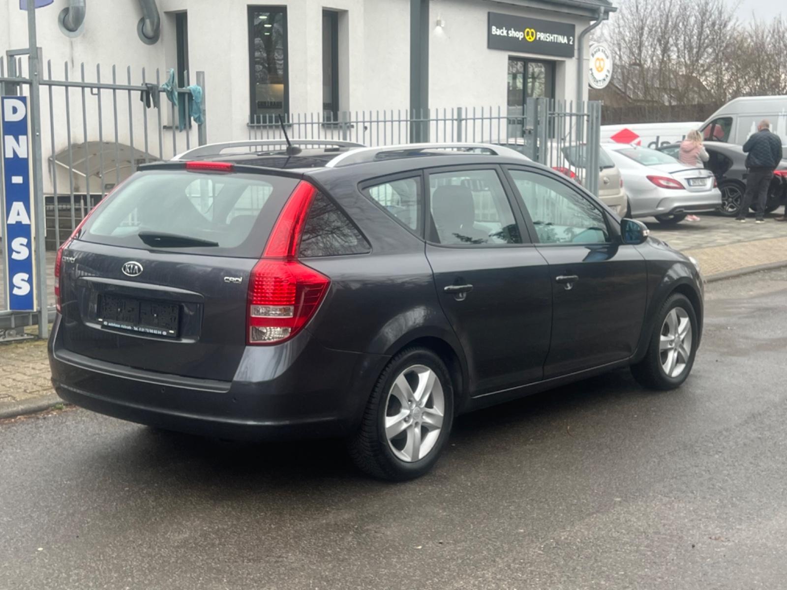 Kia cee'd 2011 — photo 6
