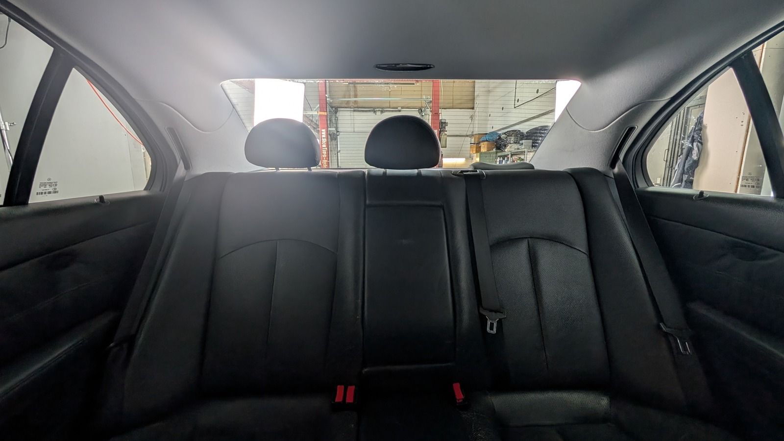 Fahrzeugabbildung Mercedes-Benz E 320 4Matic * Bi- Xenon * STHZ * Elegance
