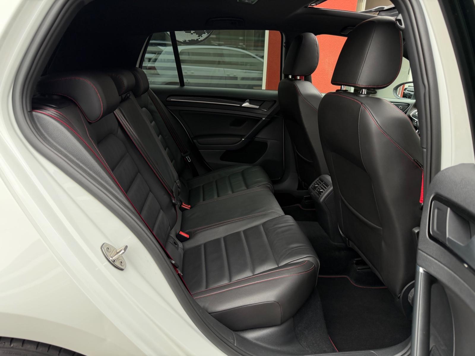 Volkswagen Golf VII Lim. GTI Clubsport*DYNAUDIO*PANO*LEDER*