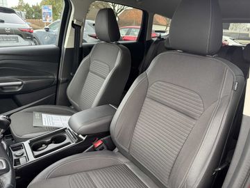 Ford Kuga 1.5 EcoBoost 2x4 Titanium Winterpaket