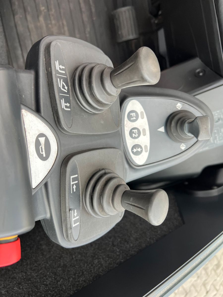 Fahrzeugabbildung Still RX70-35 / Triplex: 4.6m / 1.328h! / SS / 2018