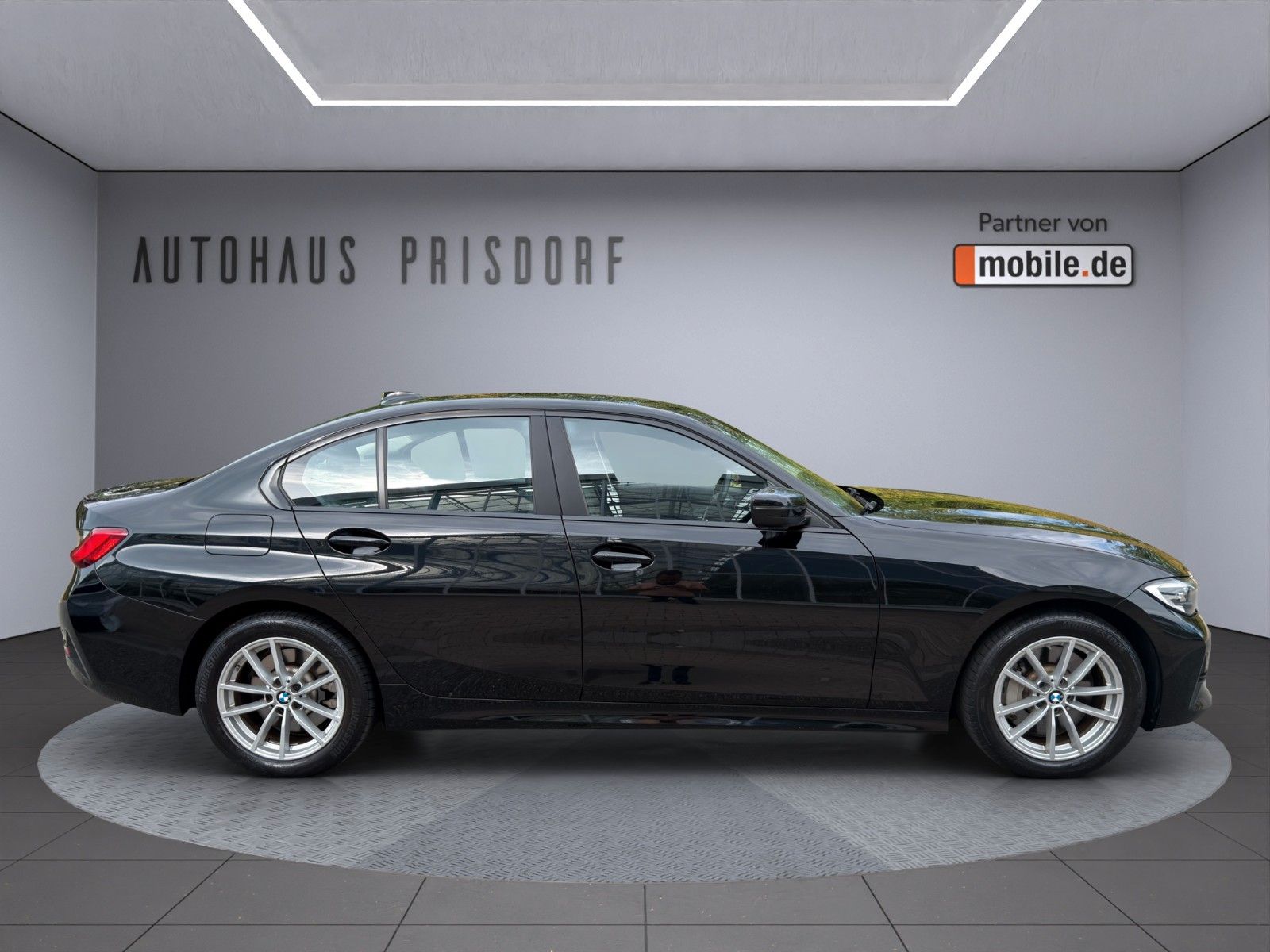 BMW 330e Advantage LED CarPlay Navi Shz Klima foto 4