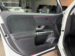 MERCEDES-BENZ GLB 35 AMG*CAM*AMBIENTE*AHK*ACC*NIGHT*SOUND*LED*