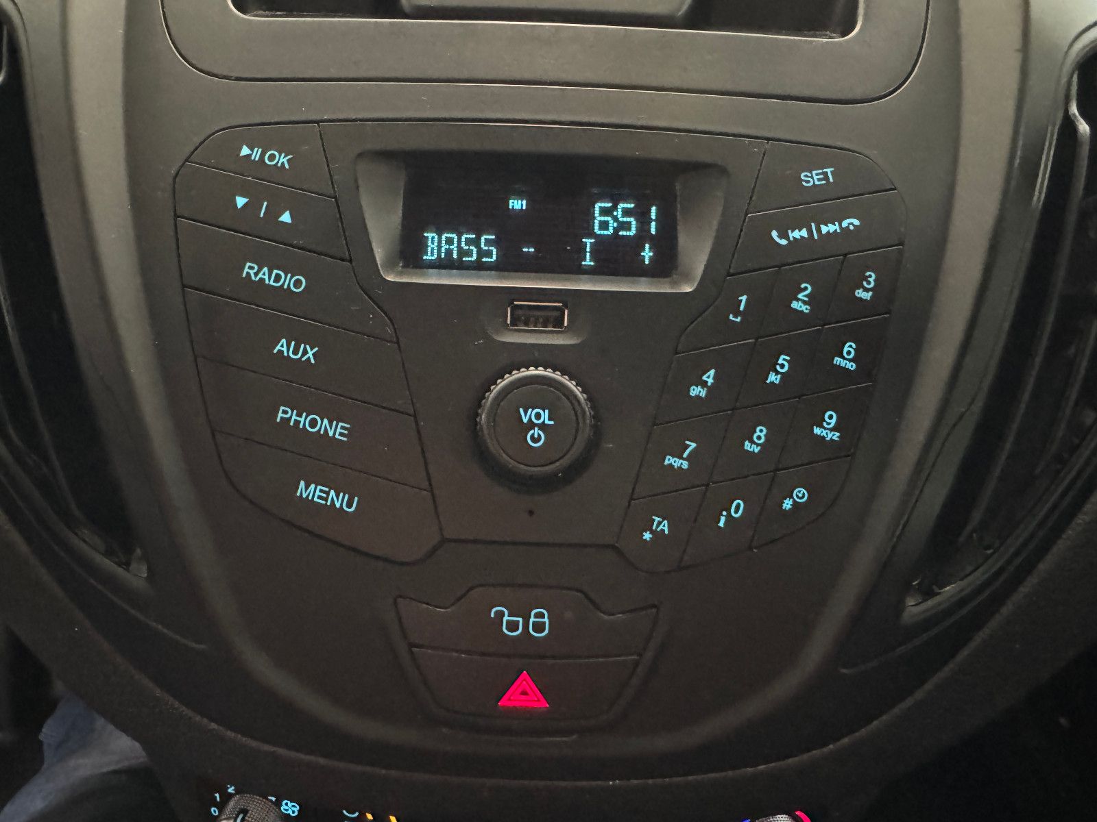 Fahrzeugabbildung Ford Tourneo Courier 1.5 TDCI TREND SERVICE & TÜV NEU