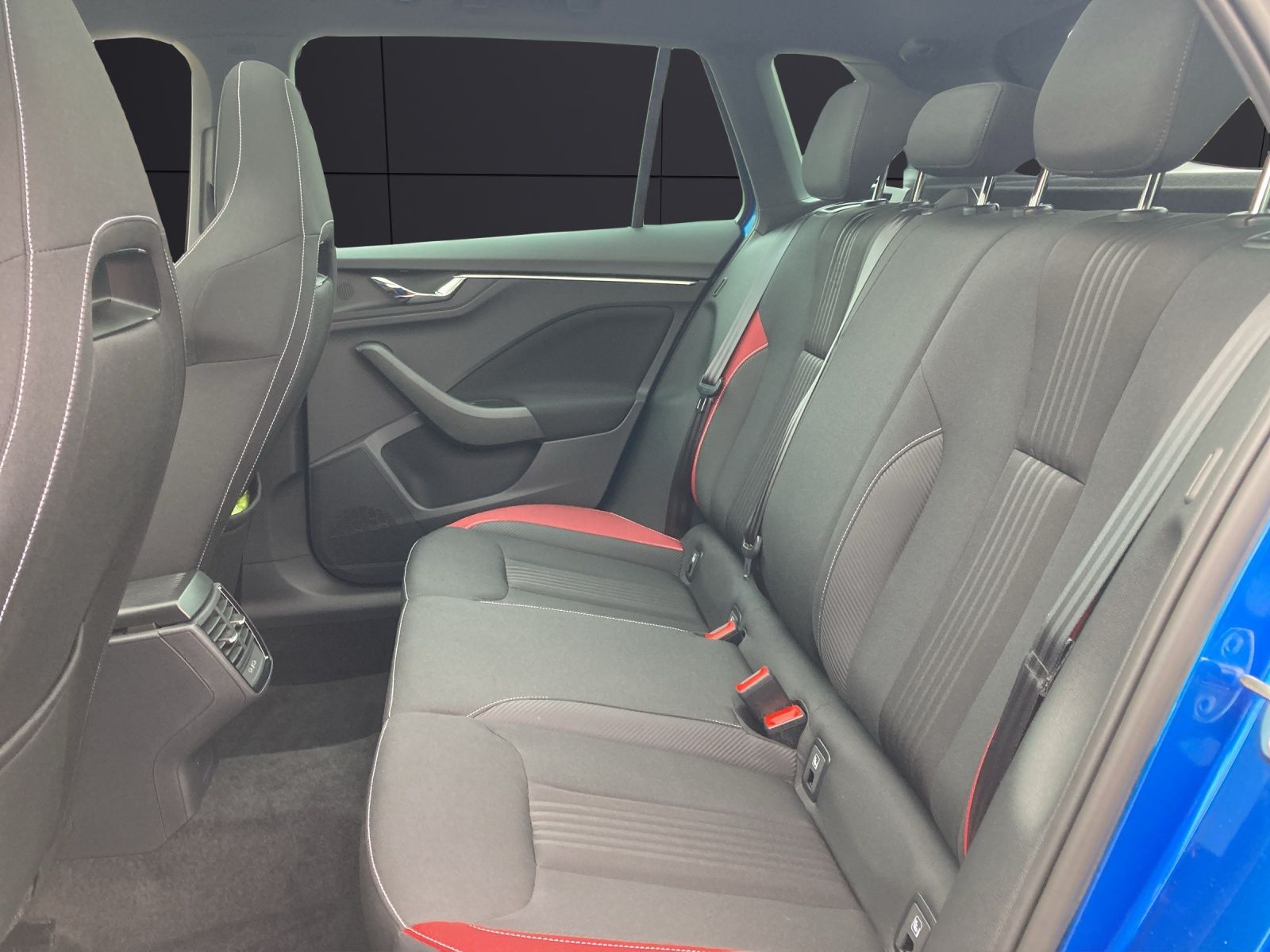 Fahrzeugabbildung SKODA Kamiq TSI Monte Carlo DSG Navi AID ACC RFK Pano