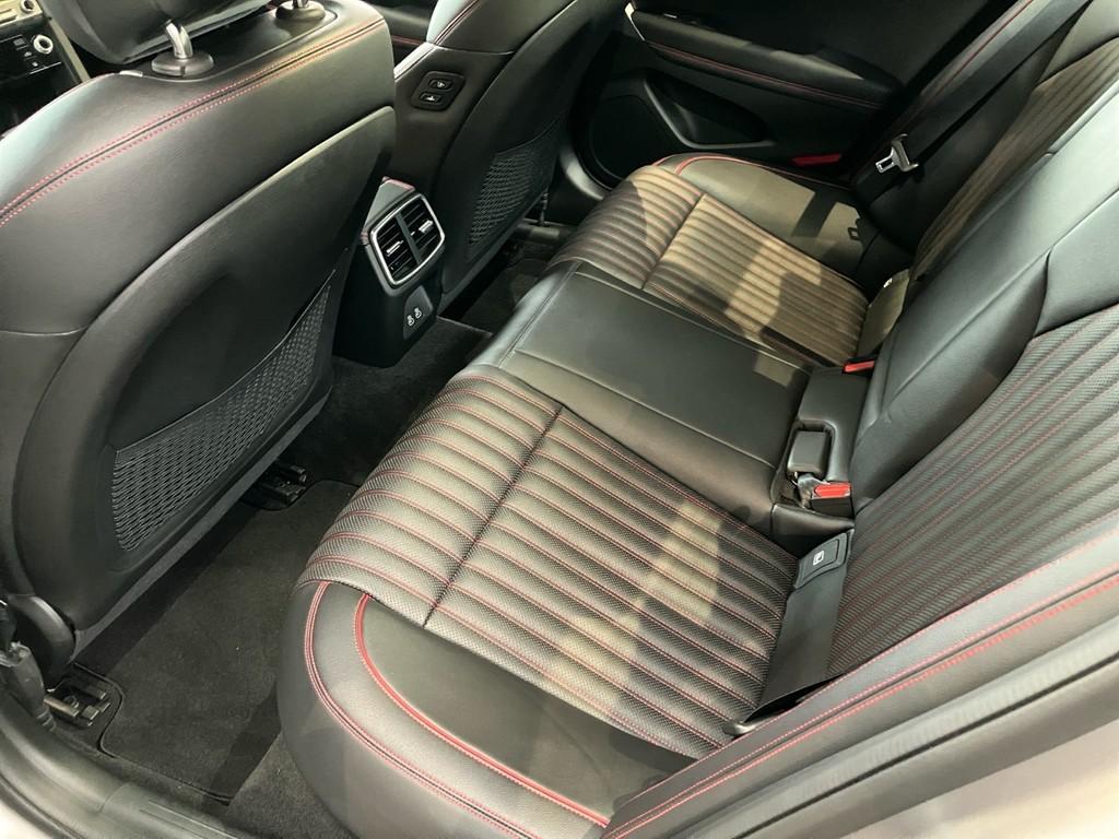 Genesis G70 2,0 Turbo AWD Sport Mattlack vom Genesis Ver