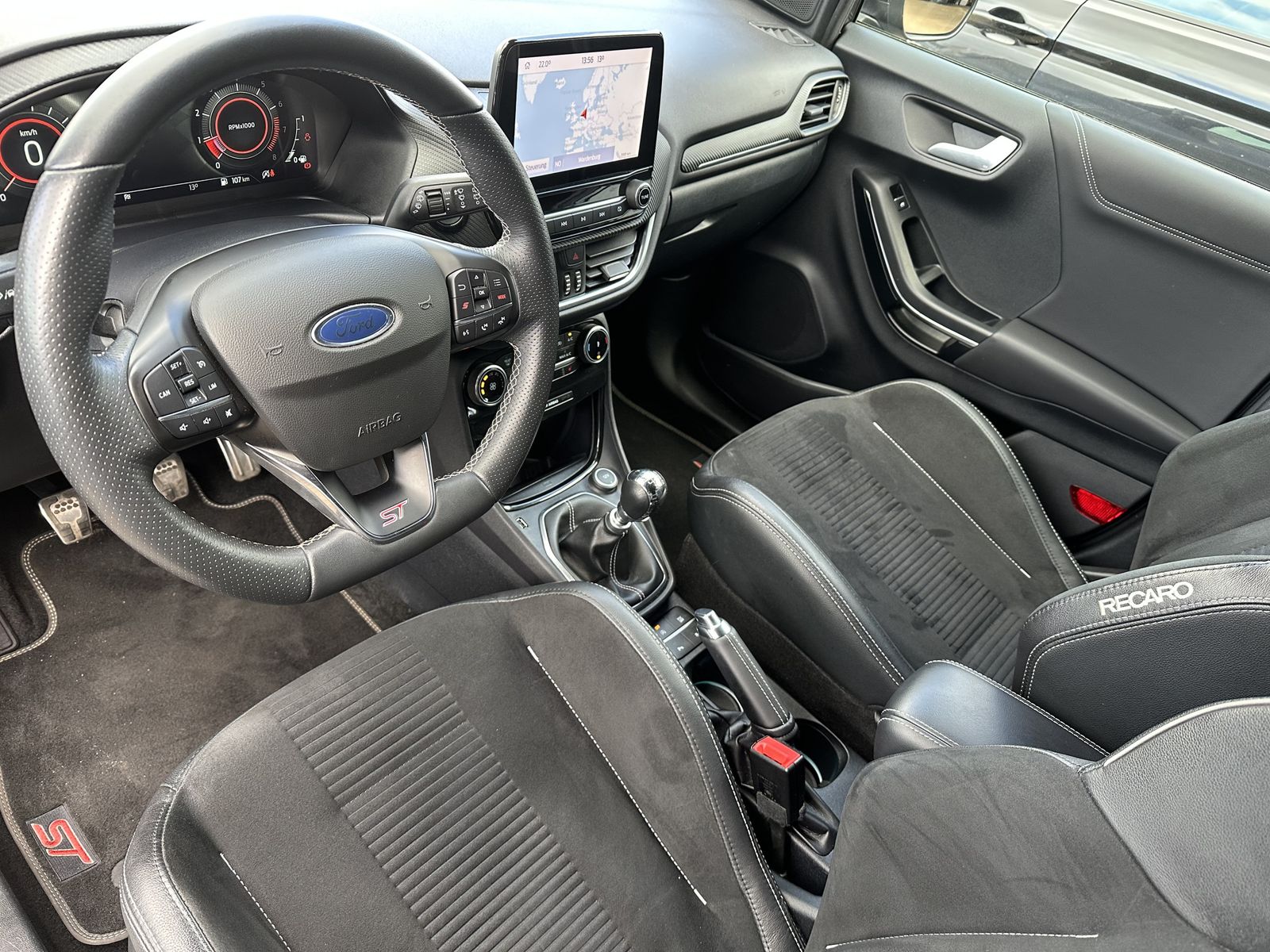 Fahrzeugabbildung Ford Puma 1.5 EB ST X NAV+LED+KAMERA+B&O+19ZO+DIGDISP