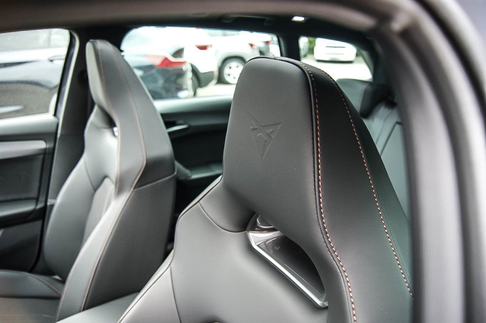 Fahrzeugabbildung CUPRA Leon Sportstourer e-Hybrid PANORAMA CARPLAY ACC