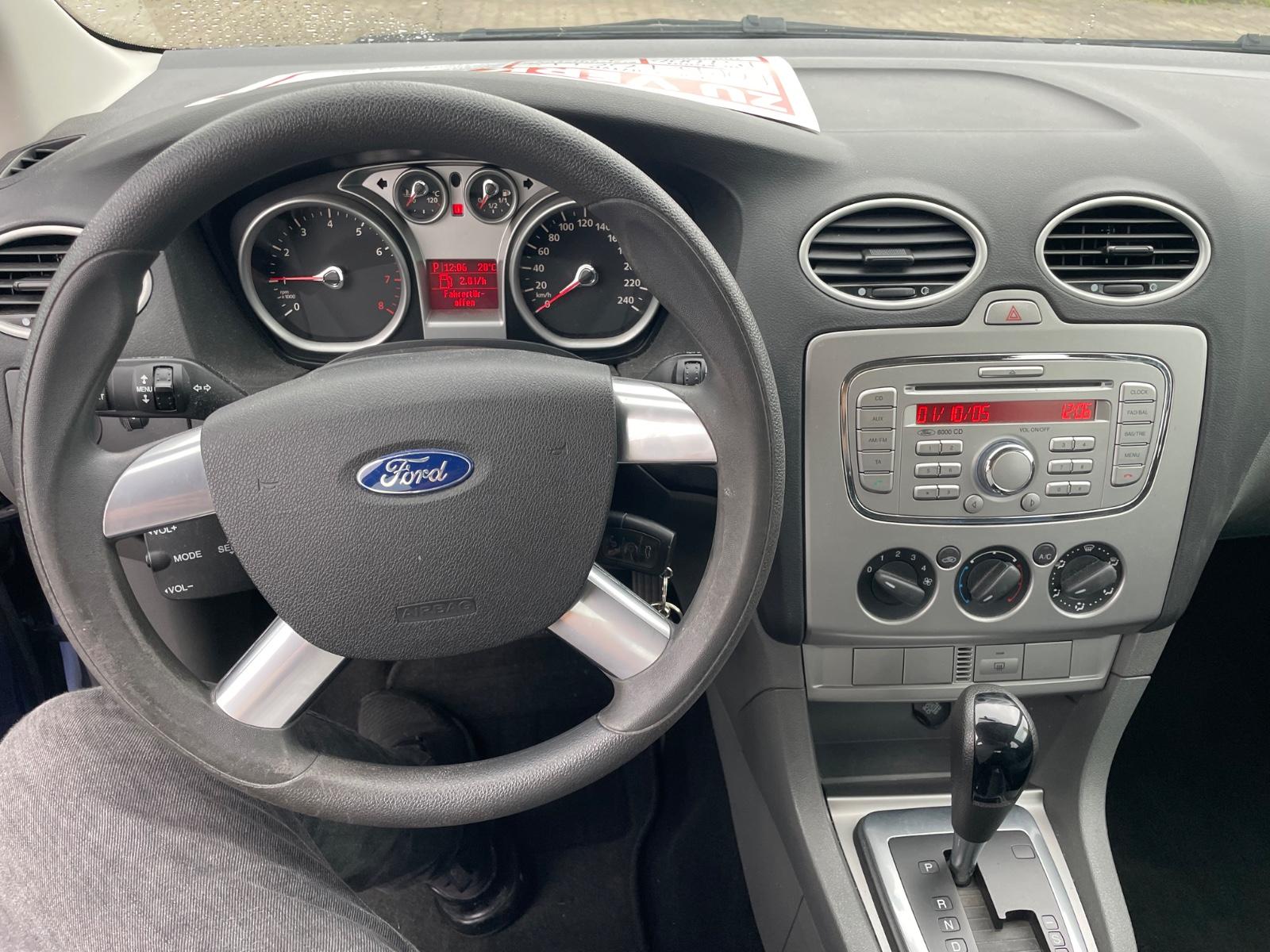Ford Focus 2009 — photo 11