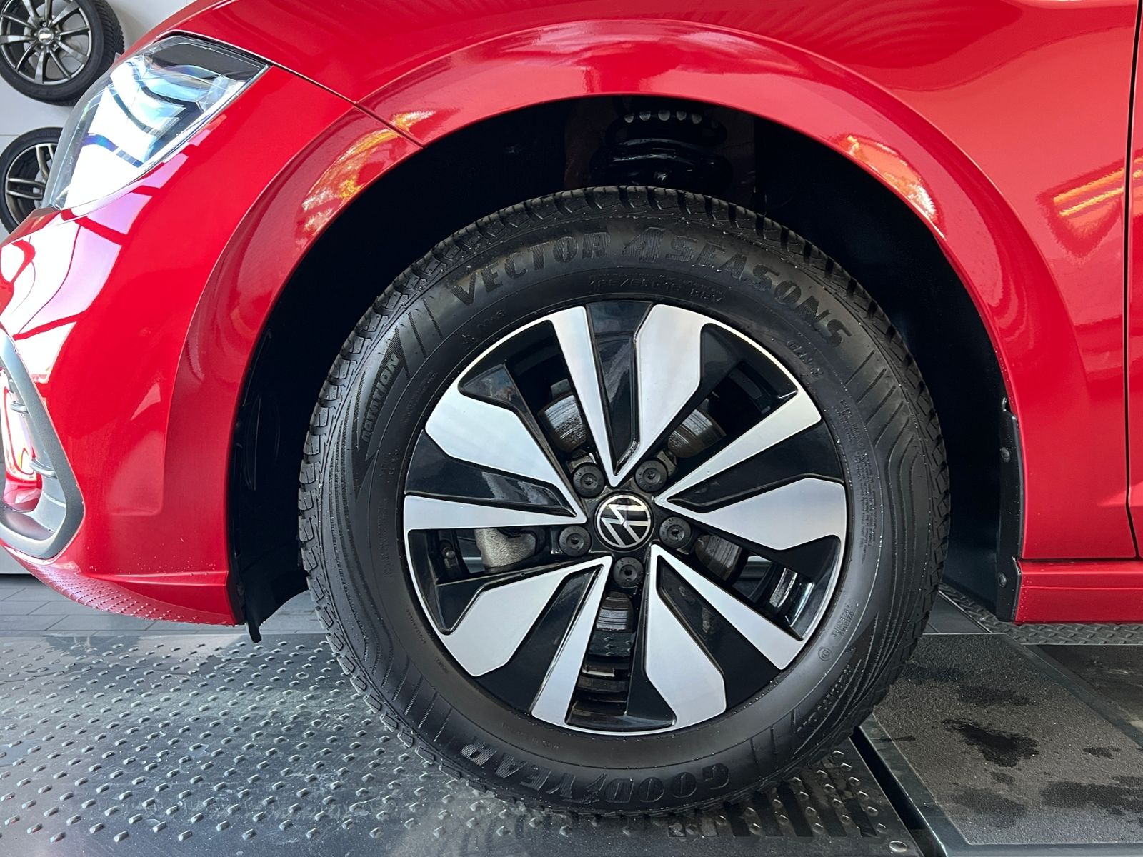 Fahrzeugabbildung Volkswagen Polo MOVE 1.0 TSI DSG *AHK, Kamera, LM'-15*