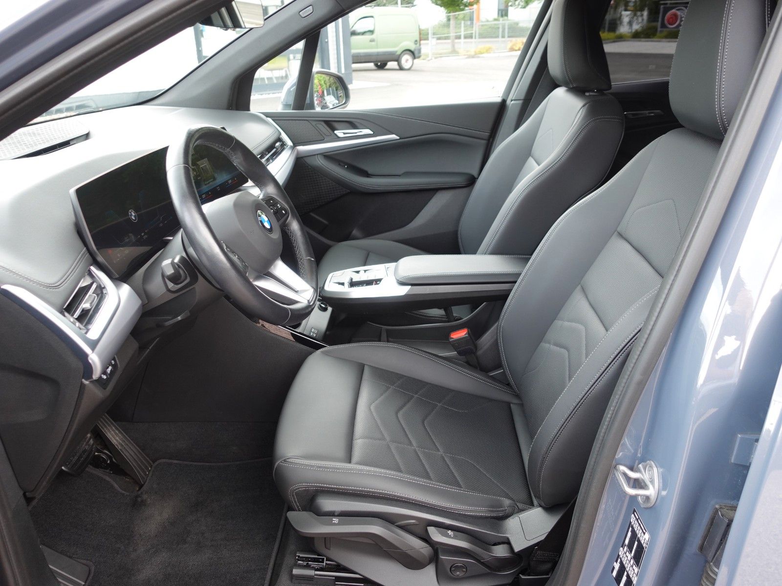 Fahrzeugabbildung BMW 218i Active Tourer Aut. DCT Ad.LED/AHK/el.Heckkl