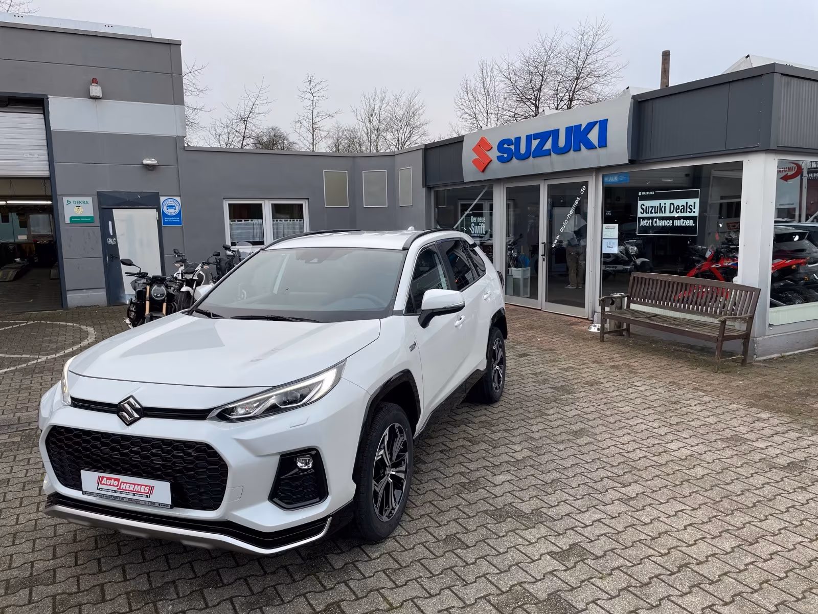 Toyota Suzuki A-Cross Baugleich RAV 4