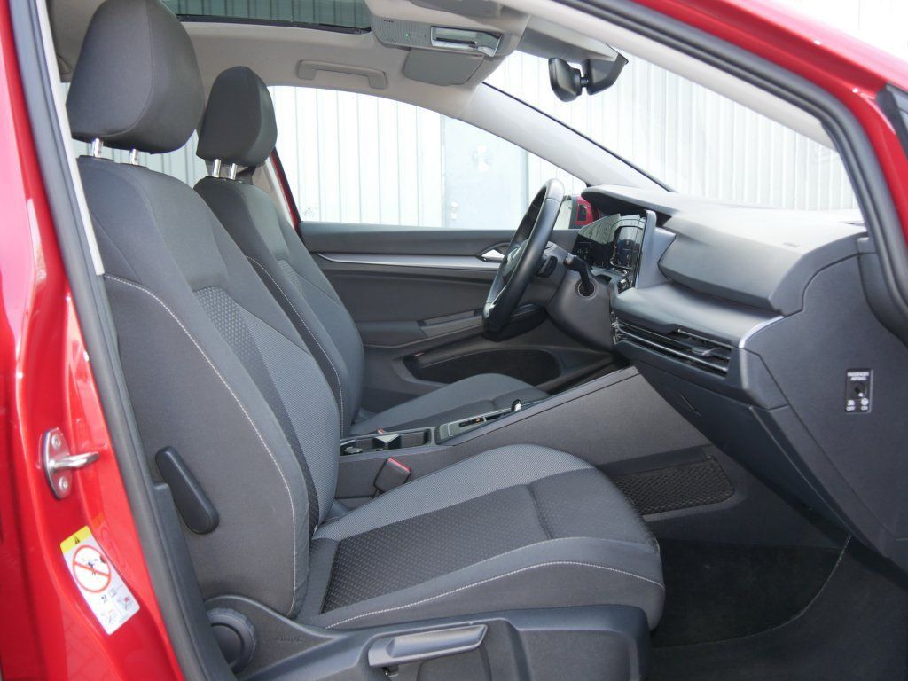 Volkswagen Golf VIII 1.5 eTSI DSG Active Pano Sound ACC Nav foto 4