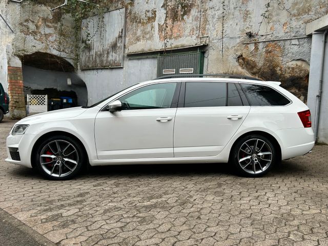 Skoda Octavia Combi RS*1.Hand*Xenon*Navi*AHK*Leder*