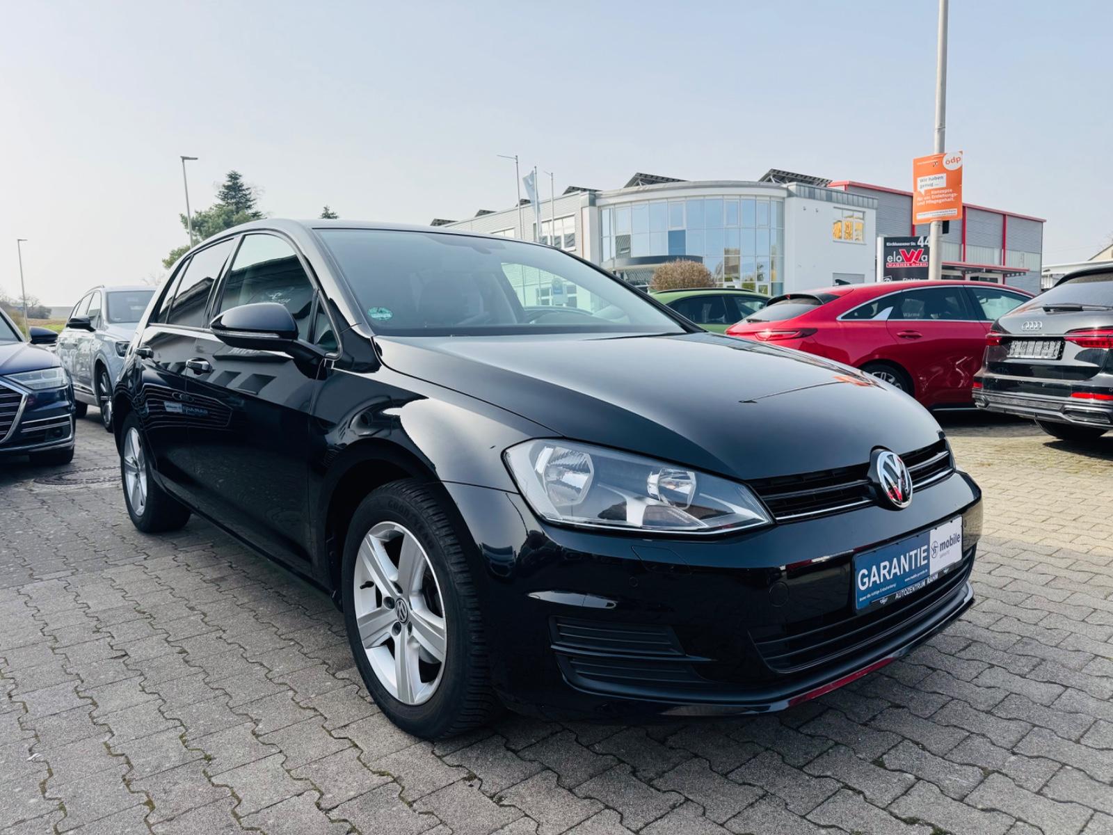 Volkswagen Golf VII Lim. Comfortline BMT+2xPDC+AHK+SHZ+TOP