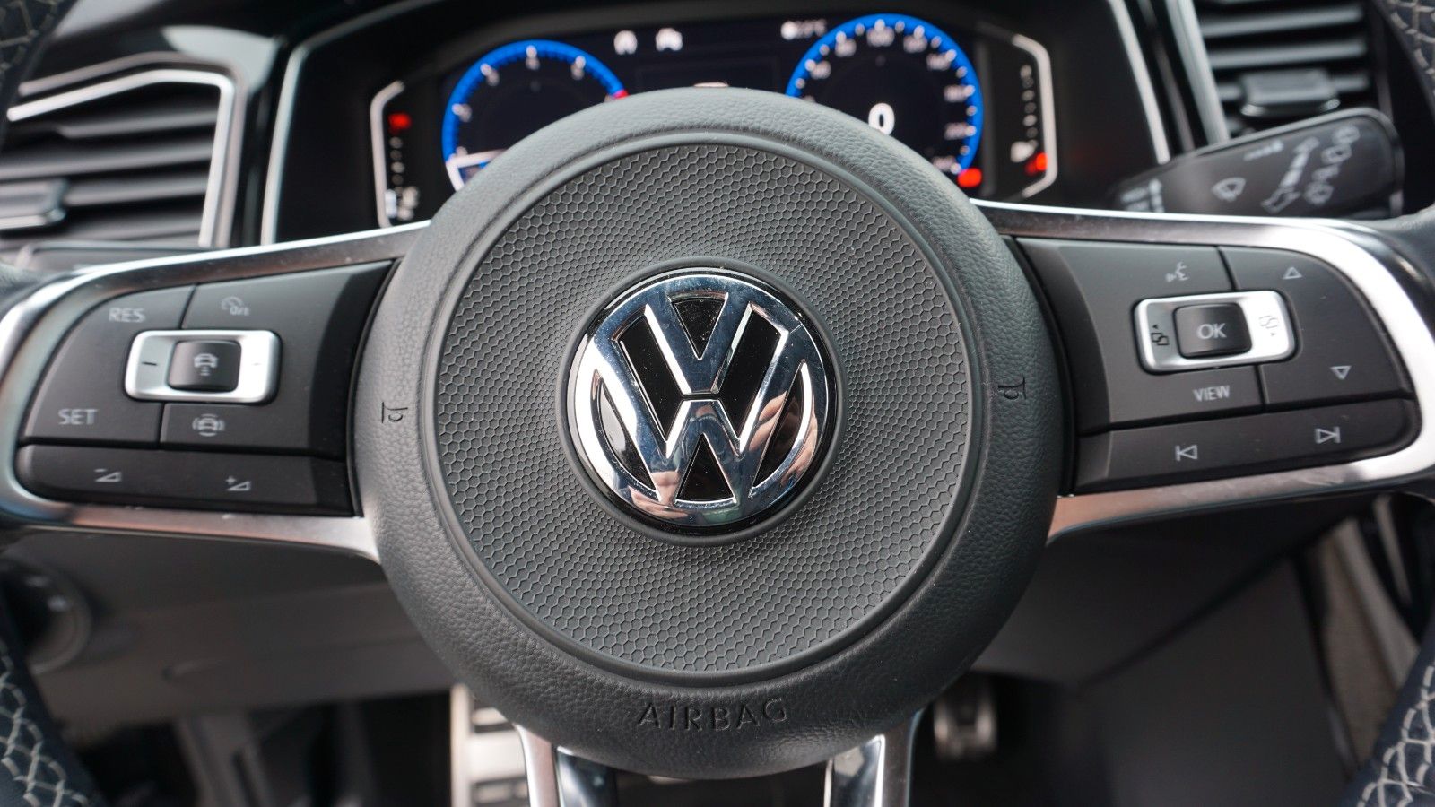 Fahrzeugabbildung Volkswagen T-Roc Style, Leder, Kamera, Black Edition, LED