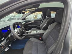 Fahrzeugabbildung Rafale 300 E-Tech Plug-in Hybrid 4x4 Atelier Alp