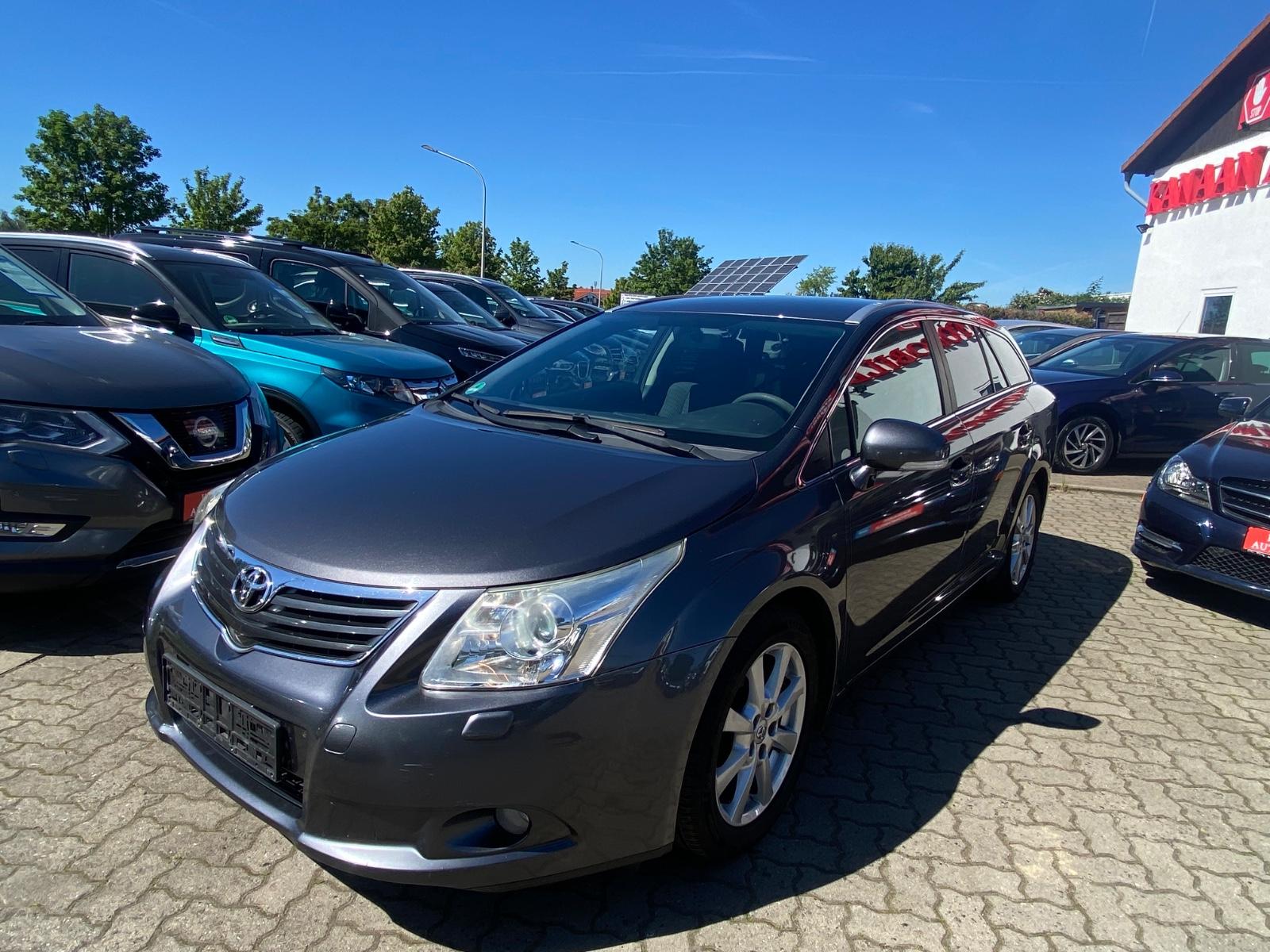 Toyota Avensis 2011 — photo 21