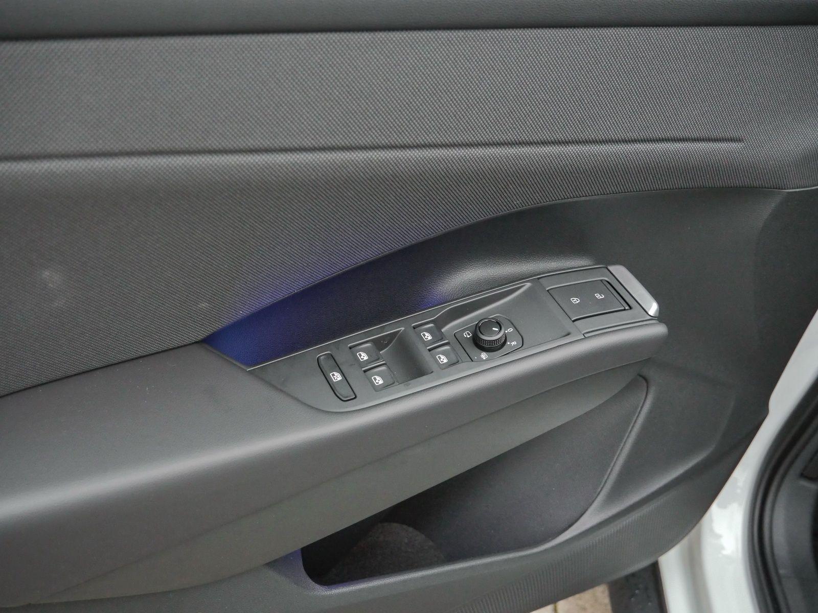 Volkswagen T-Roc Life 1.5 eTSI SHZ*RFK*WINTERPAKET*AMBIENTE, миниатюра 21