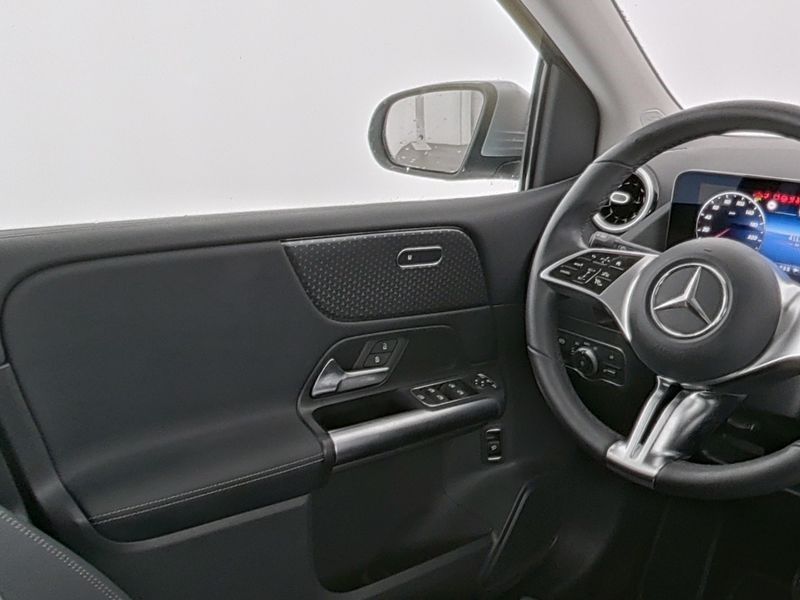 Fahrzeugabbildung Mercedes-Benz B 200 Progressive AHK+LED+Kam+CarPlay+WinterPak