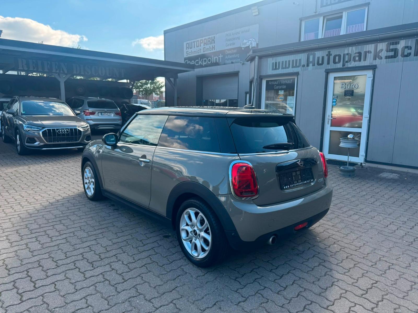 MINI COOPER SITZH°PDC°KLIMATR°PANO°TEMPOM°ALU°SH VOLL