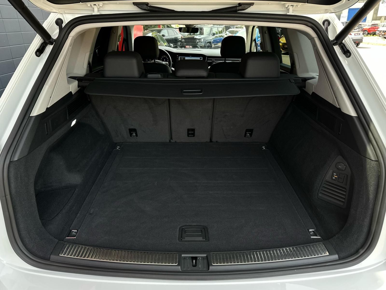 VW Touareg 3.0TDI ELEGANCE 4MOTION LED#AHK#KEYLE#SH - Image 7