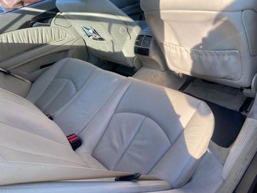 Mercedes E 280 - 8