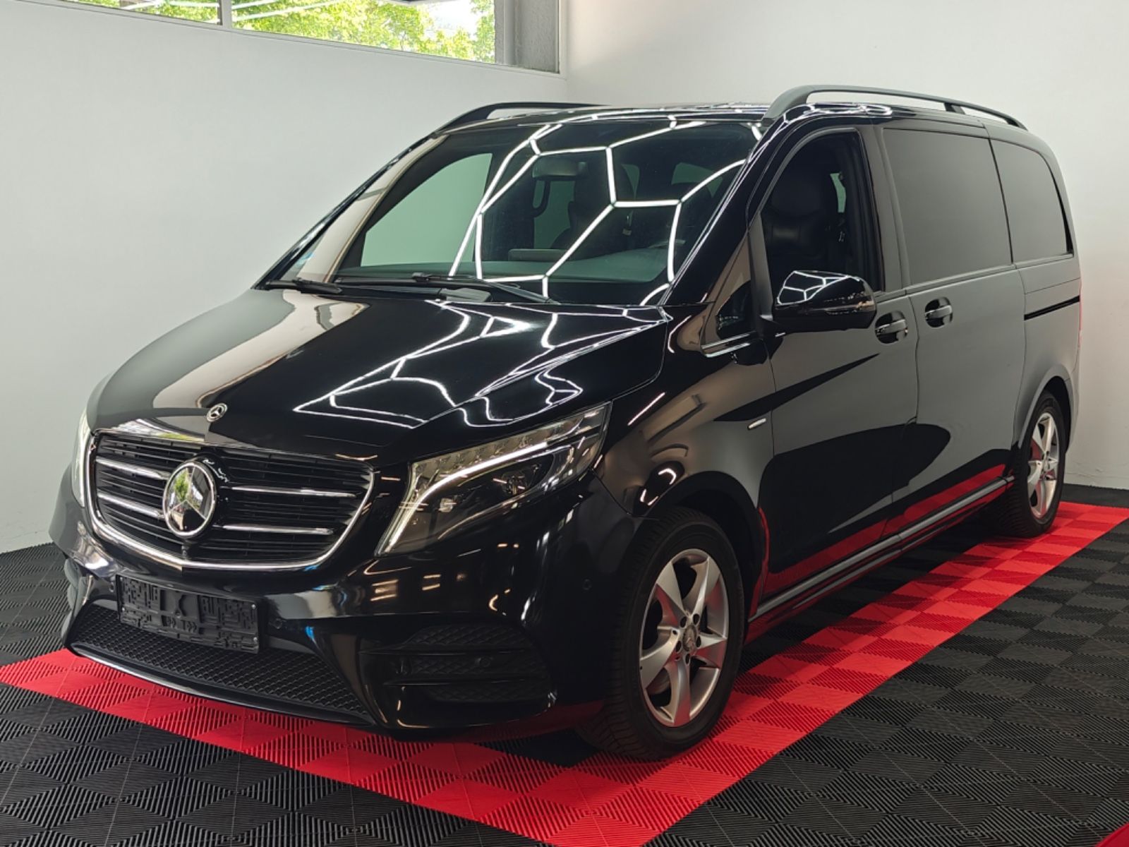 Mercedes-Benz V 250d*AMG*BURMESTER*360°*LEDER*VOLL