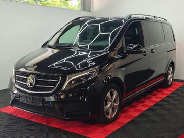 Mercedes V 220 - 1