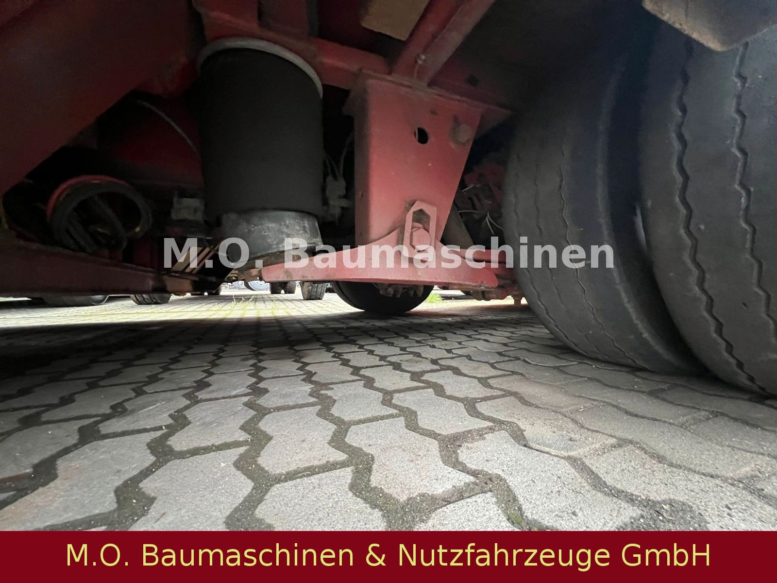 Fahrzeugabbildung LinTrailers 4 LSDU 18-40 / 4 Achser / Luftgefedert /