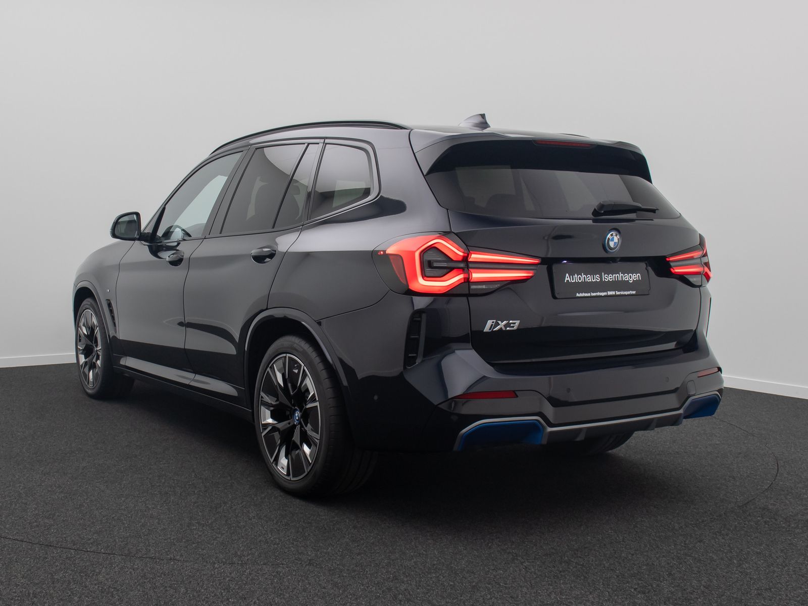 Fahrzeugabbildung BMW iX3 IMPRESSIVE 360&deg;Komfort HUD DAB Alarm Panoram