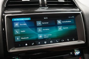 Jaguar F-Pace - 8
