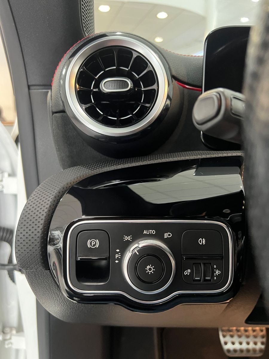 Fahrzeugabbildung Mercedes-Benz CLA 200 AMG * 35 AMG OPTIK *