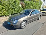 Mercedes-Benz E 200 KOMPRESSOR CLASSIC Classic - Mercedes-Benz E-Klasse: Classic