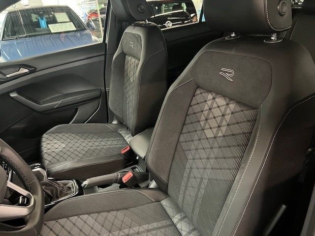 Fahrzeugabbildung Volkswagen T-Cross R-Line 1.0 TSI Sportpaket AHK-abnehmbar