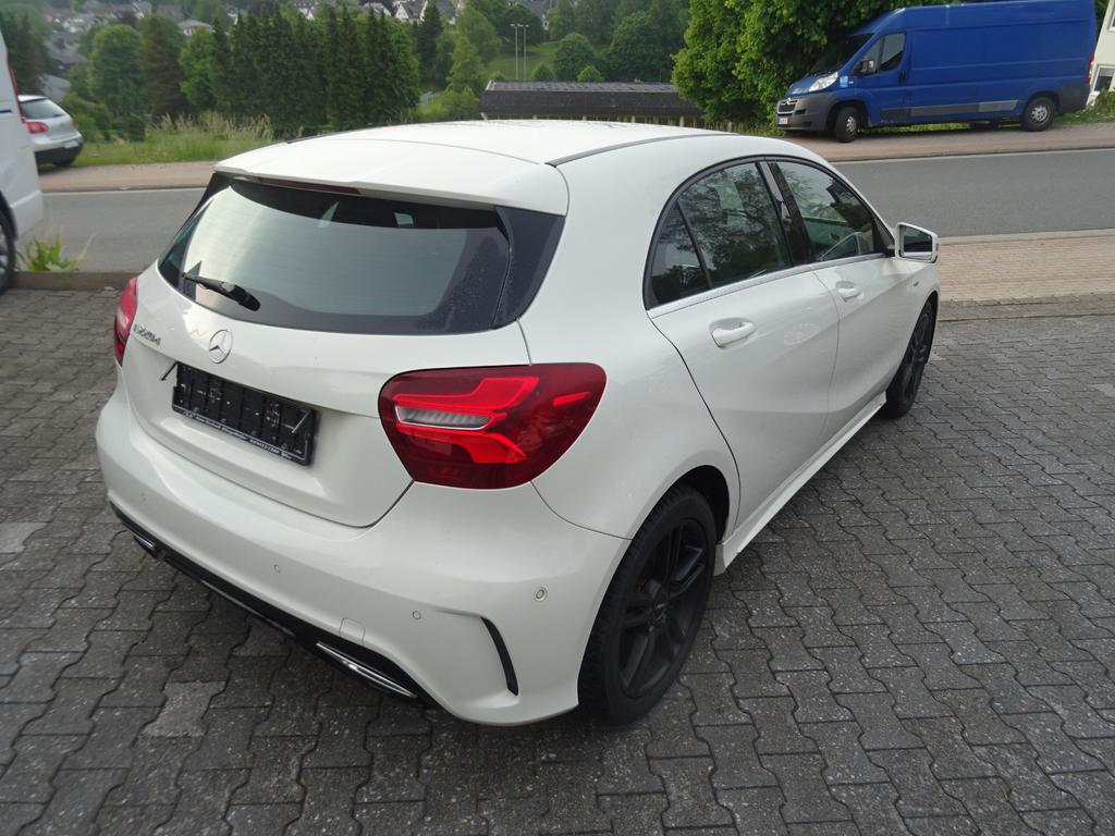 Mercedes-Benz A 220