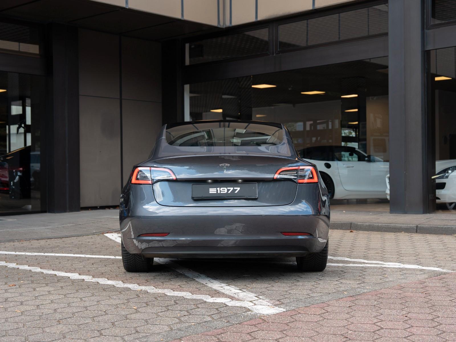 Tesla Model 3 Standard Range Plus, миниатюра 7