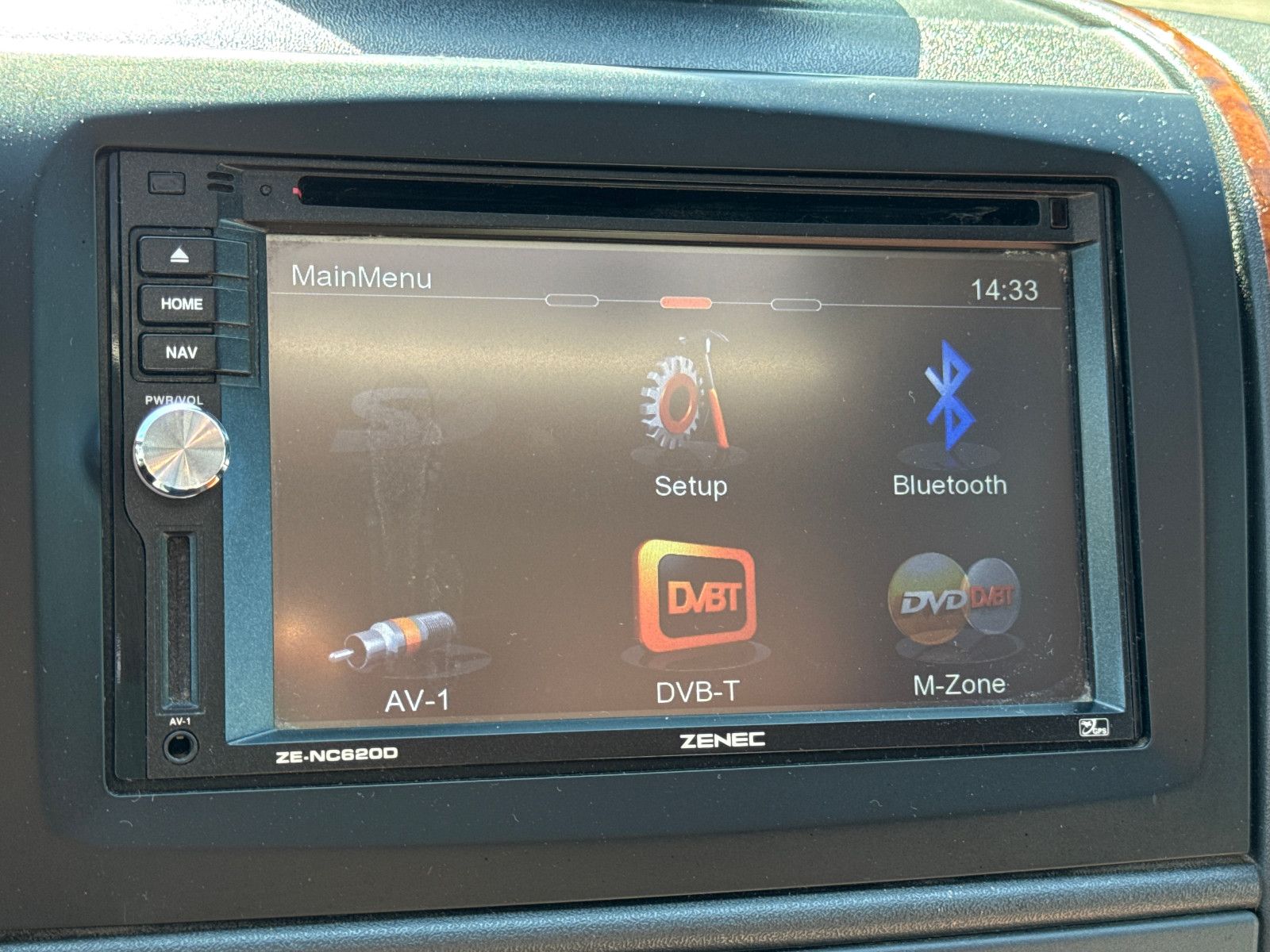 Fahrzeugabbildung Dethleffs GLOBEBUS T 004 FIAT KAMERA SAT TV LUFTFEDERUNG
