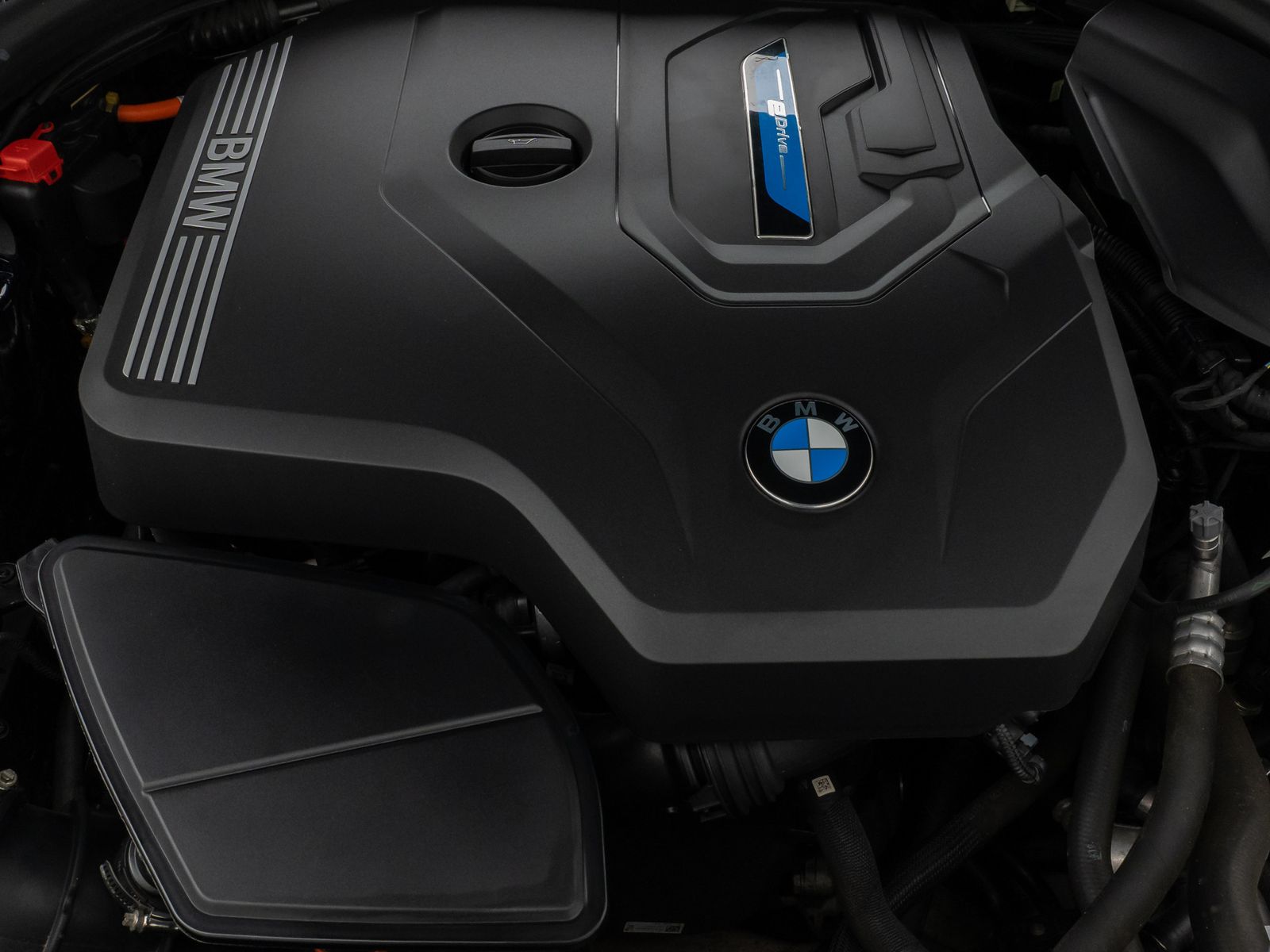 Fahrzeugabbildung BMW 530e xD M Sport Massage Laser HUD DAB Individual