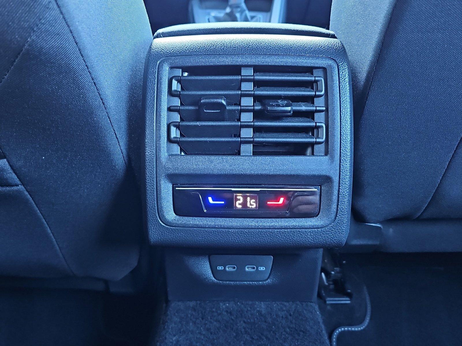 Volkswagen Golf VIII 1.5 TSI Life LED APP Connect NAVI, миниатюра 17