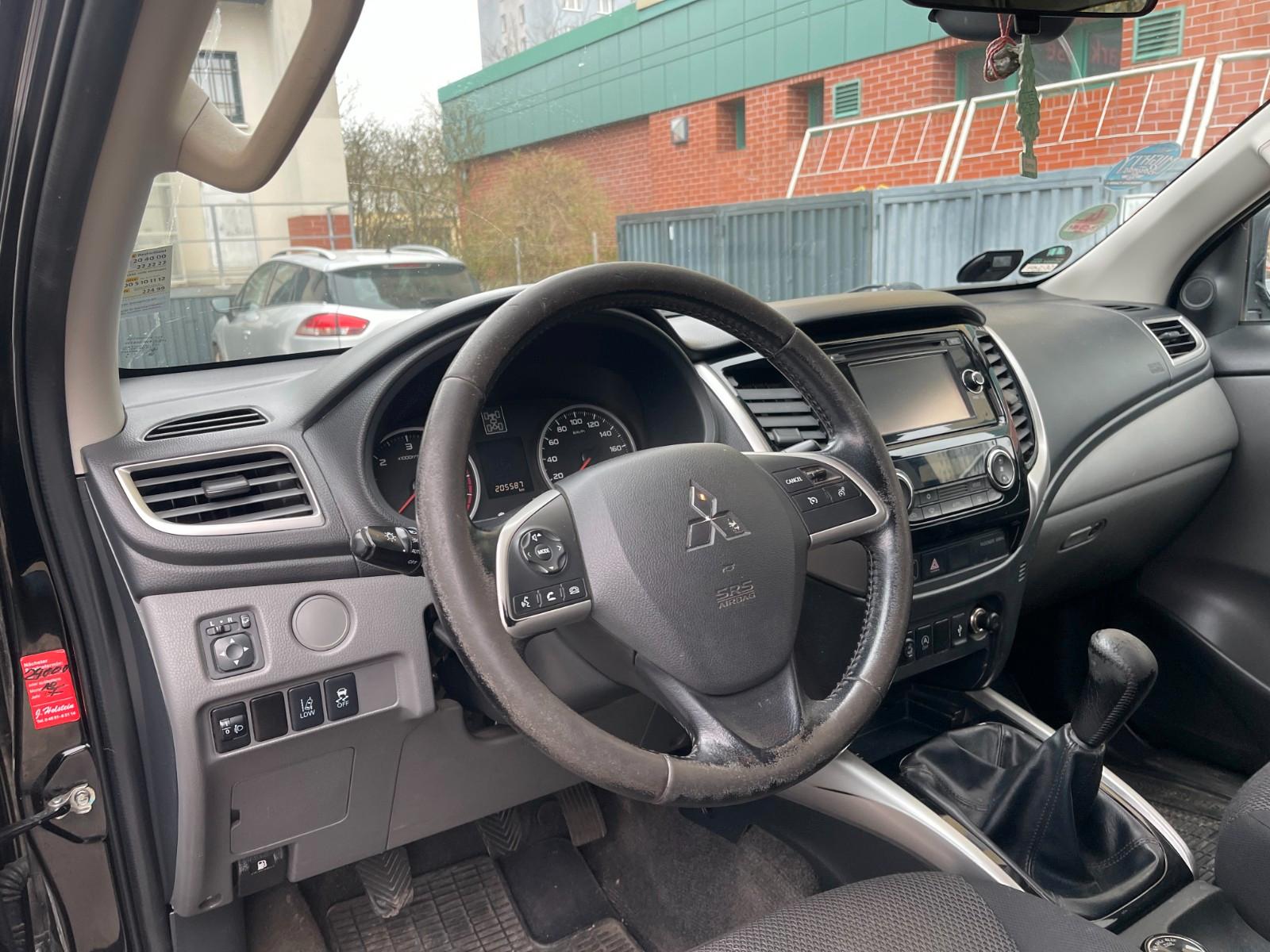 Mitsubishi L200 Plus Doppelkabine 4WD + HARDTOP