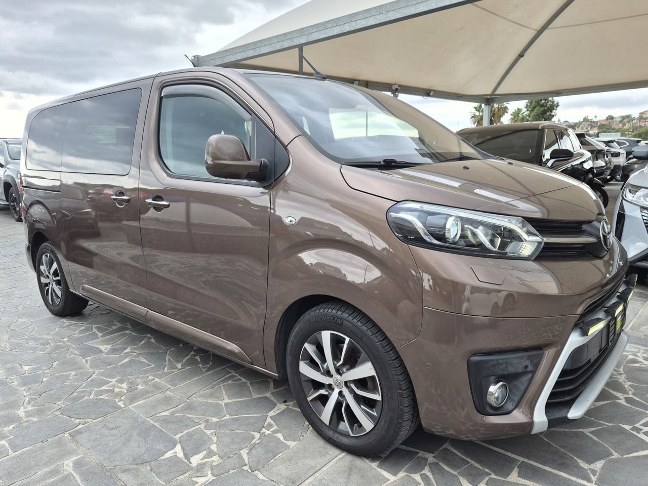 Toyota Proace Verso 2.0D 177 CV L1 D Luxury imagem 3