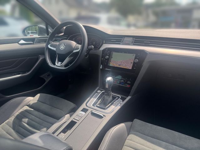 Passat Elegance 1.5 TSI DSG R-Line Navi Area Vie